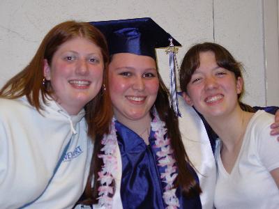 graduationmegskivaanna.jpg